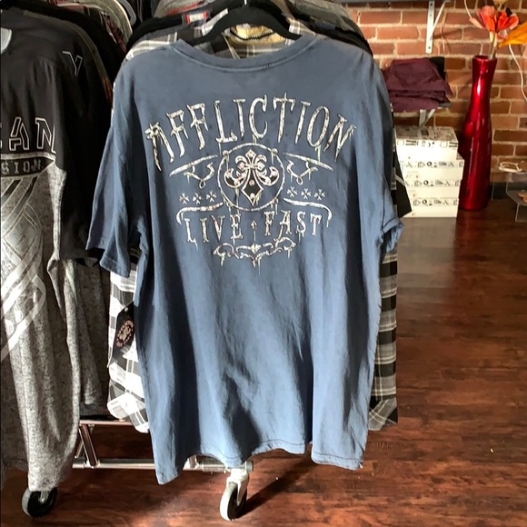 Men’s Reversible T-shirt - Picture 2 of 4